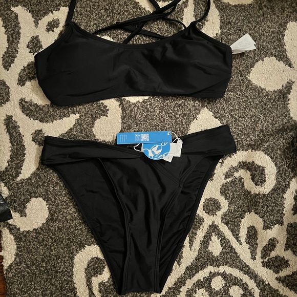 Cross back bralette bikini with hipster bottoms - never been worn - size M - Picture 4 of 4